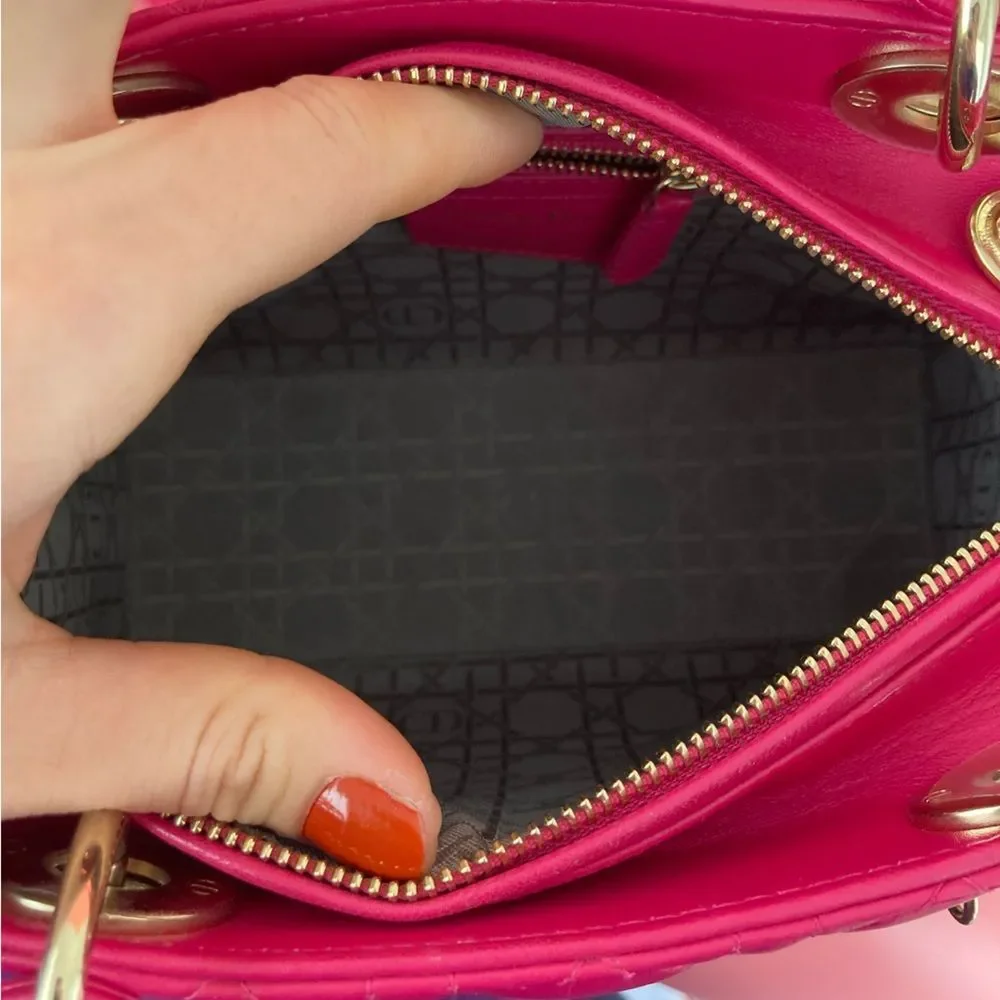 🚫SOLD🚫 Christian Dior
Lady Dior Bag Cannage Quilt Lambskin Medium - Picture 11 of 13